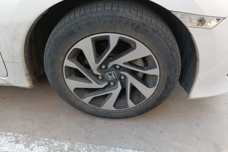 Used Honda Civic 2016 220TURBO CVT Luxury Edition Right Front Wheel Hub