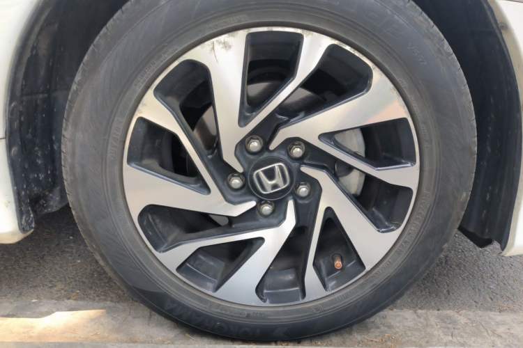 Used Honda Civic 2016 220TURBO CVT Luxury Edition Right Front Wheel Hub