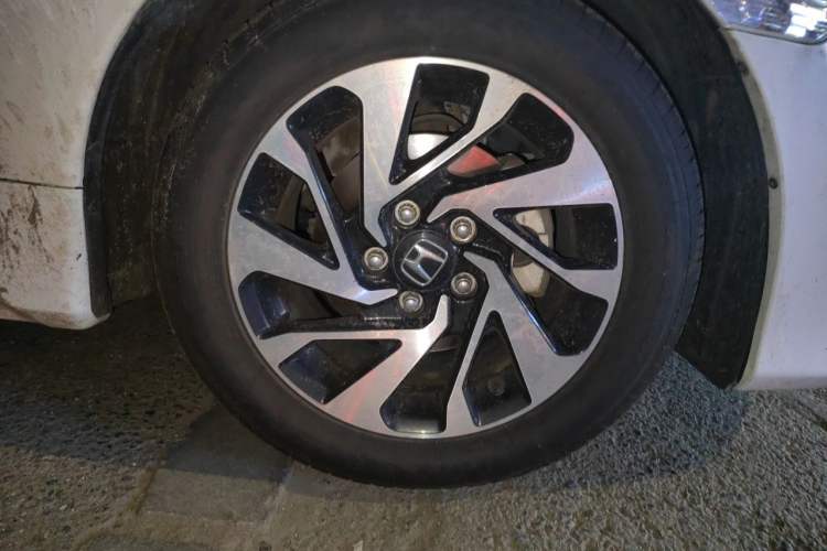 Used Honda Civic 2016 220TURBO CVT Luxury Edition Right Front Wheel Hub