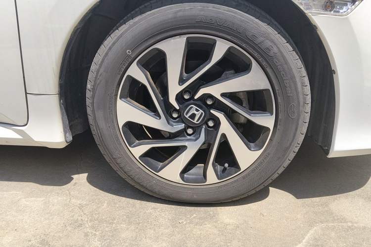 Used Honda Civic 2016 220TURBO CVT Luxury Edition Right Front Wheel Hub