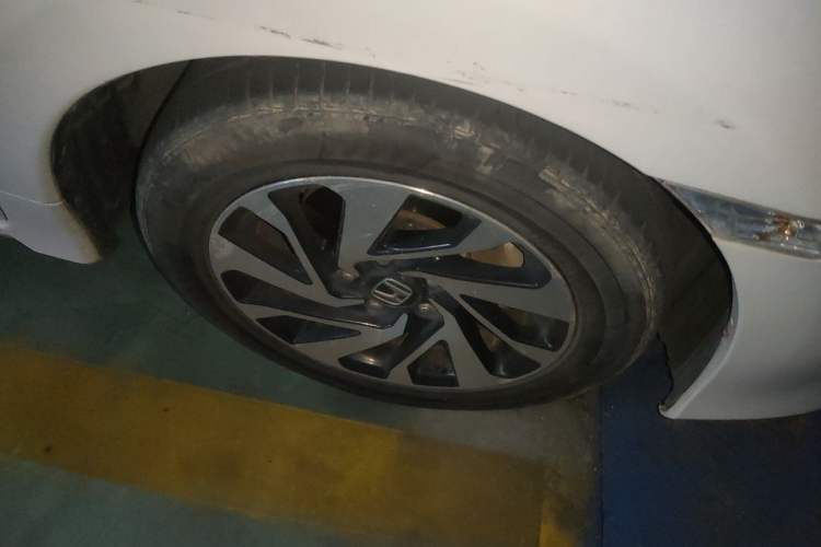 Used Honda Civic 2016 220TURBO CVT Luxury Edition Right Front Wheel Hub