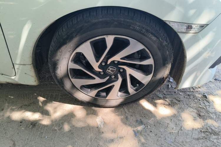 Used Honda Civic 2016 220TURBO CVT Luxury Edition Right Front Wheel Hub