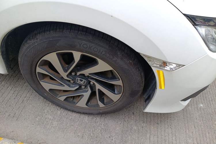 Used Honda Civic 2016 220TURBO Manual Luxury Edition Right Front Wheel Hub