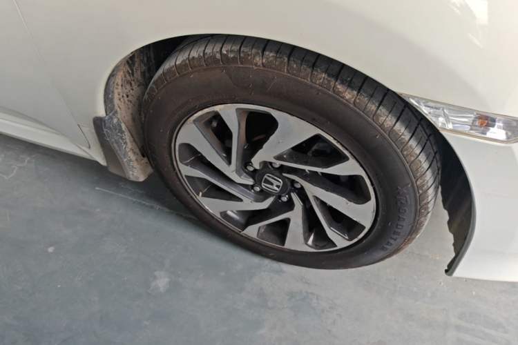 Used Honda Civic 2016 220TURBO CVT Luxury Edition Right Front Wheel Hub