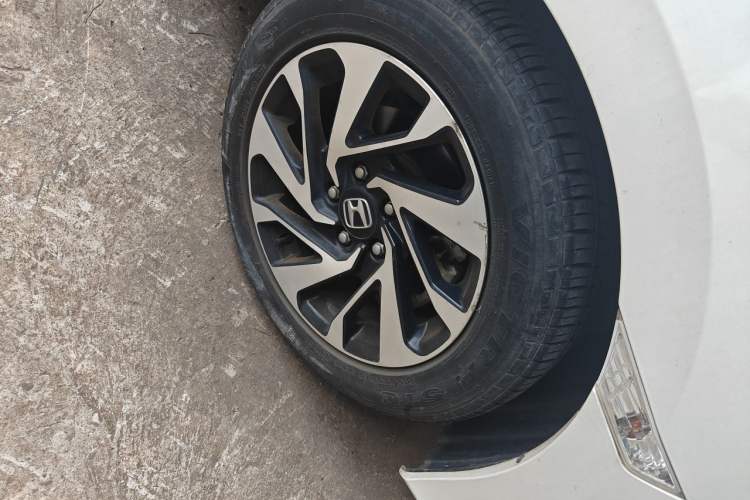 Used Honda Civic 2016 220TURBO Manual Luxury Edition Right Front Wheel Hub