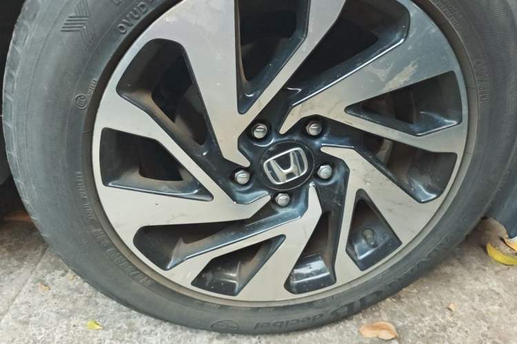 Used Honda Civic 2016 220TURBO CVT Luxury Edition Right Front Wheel Hub