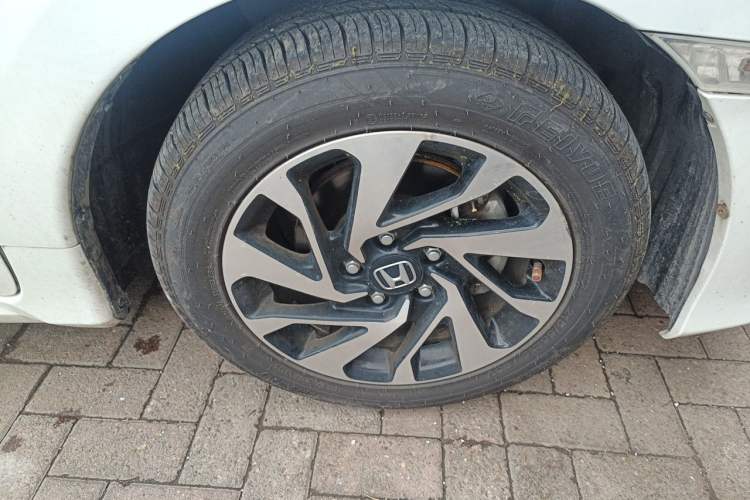 Used Honda Civic 2016 220TURBO Manual Luxury Edition Right Front Wheel Hub
