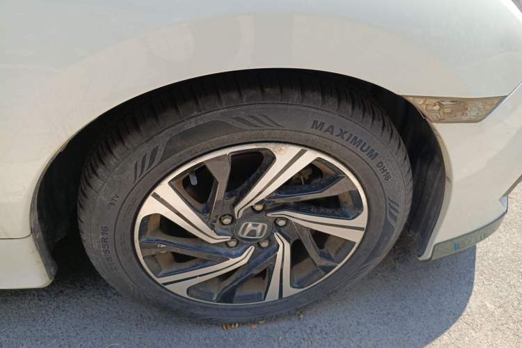 Used Honda Civic 2016 220TURBO CVT Luxury Edition Right Front Wheel Hub