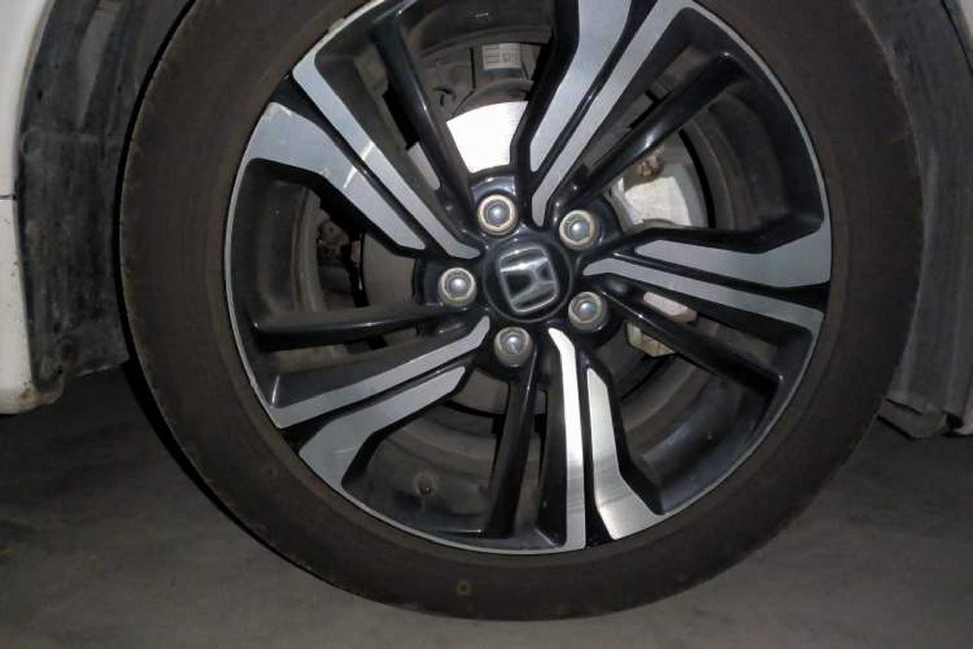 Used Honda Civic 2016 220TURBO CVT Prestige Edition Right Front Wheel Hub