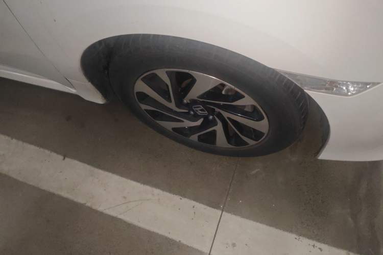 Used Honda Civic 2016 220TURBO CVT Luxury Edition Right Front Wheel Hub