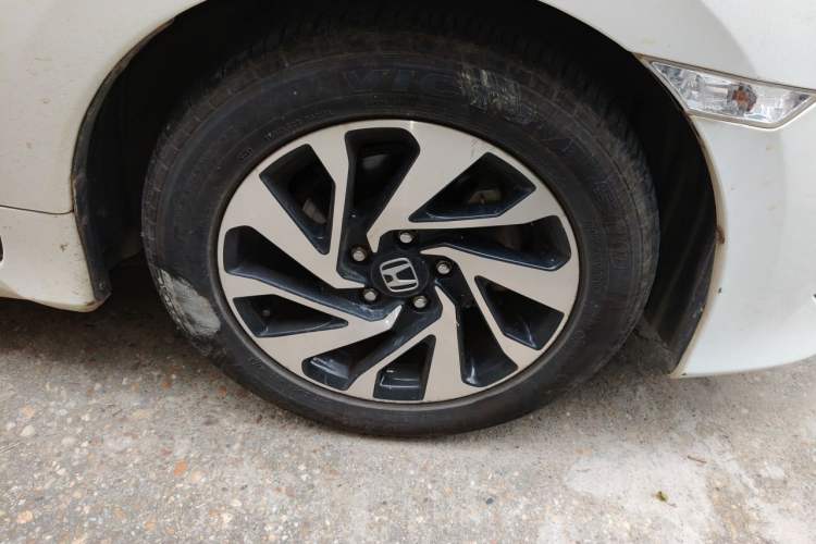 Used Honda Civic 2016 220TURBO CVT Luxury Edition Right Front Wheel Hub