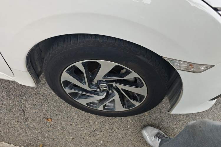 Used Honda Civic 2016 220TURBO CVT Luxury Edition Right Front Wheel Hub