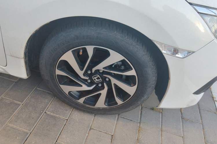 Used Honda Civic 2016 220TURBO CVT Luxury Edition Right Front Wheel Hub