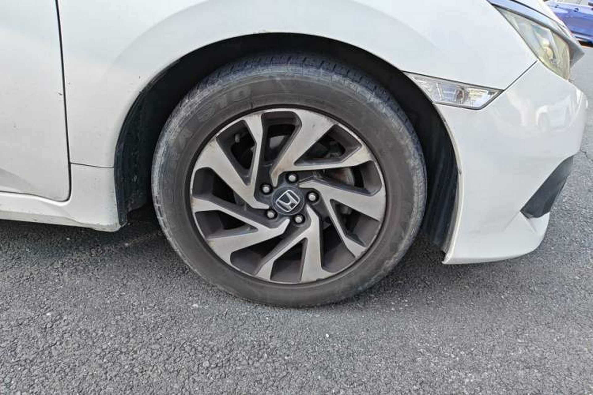 Used Honda Civic 2016 220TURBO CVT Luxury Edition Right Front Wheel Hub