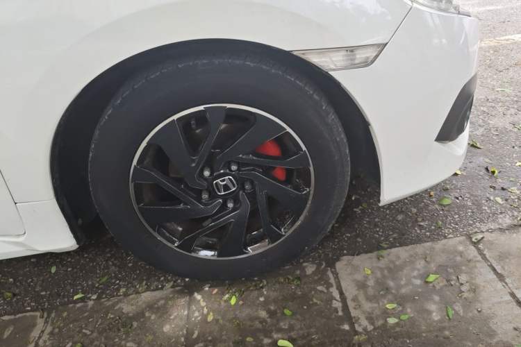 Used Honda Civic 2016 220TURBO CVT Luxury Edition Right Front Wheel Hub