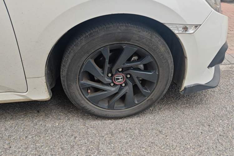 Used Honda Civic 2016 220TURBO CVT Luxury Edition Right Front Wheel Hub