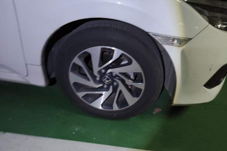 Used Honda Civic 2016 220TURBO CVT Luxury Edition Right Front Wheel Hub