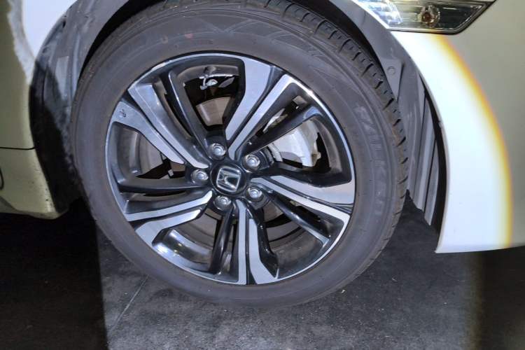 Used Honda Civic 2016 220TURBO CVT Prestige Edition Right Front Wheel Hub