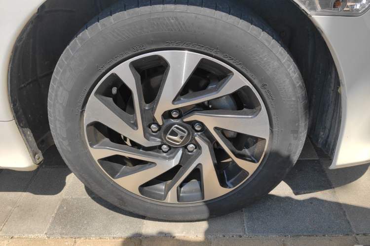 Used Honda Civic 2016 220TURBO Manual Luxury Edition Right Front Wheel Hub