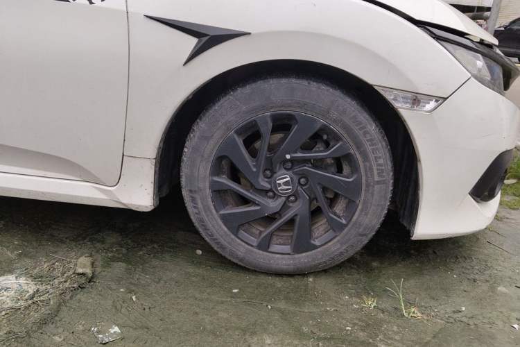 Used Honda Civic 2016 220TURBO CVT Luxury Edition Right Front Wheel Hub