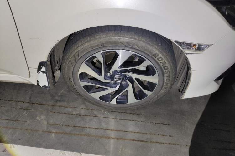 Used Honda Civic 2016 220TURBO CVT Luxury Edition Right Front Wheel Hub