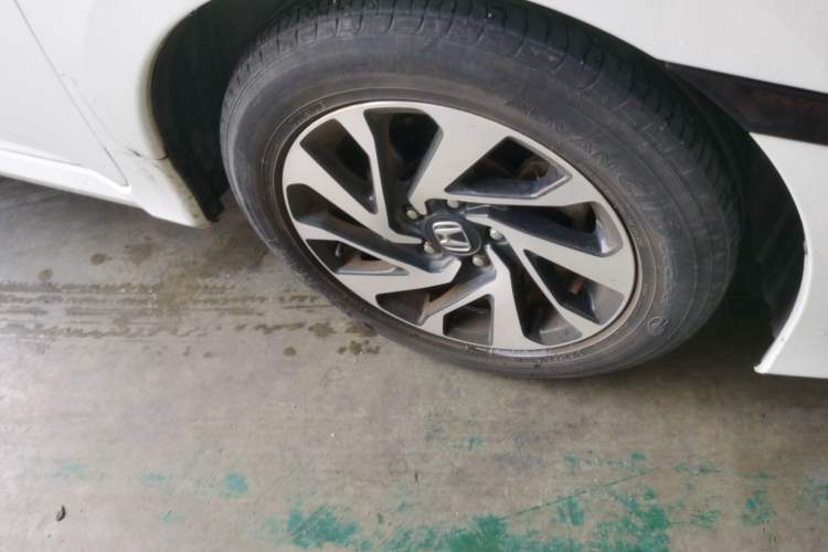Used Honda Civic 2016 220TURBO CVT Luxury Edition Right Front Wheel Hub