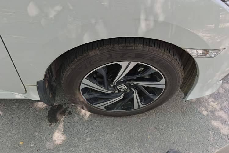 Used Honda Civic 2016 220TURBO CVT Luxury Edition Right Front Wheel Hub