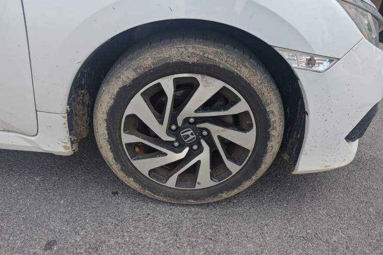 Used Honda Civic 2016 220TURBO Manual Luxury Edition Right Front Wheel Hub