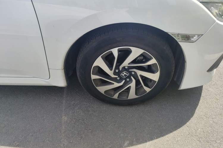 Used Honda Civic 2016 220TURBO CVT Luxury Edition Right Front Wheel Hub