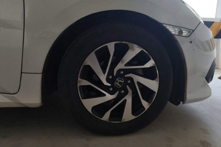 Used Honda Civic 2016 220TURBO CVT Luxury Edition Right Front Wheel Hub