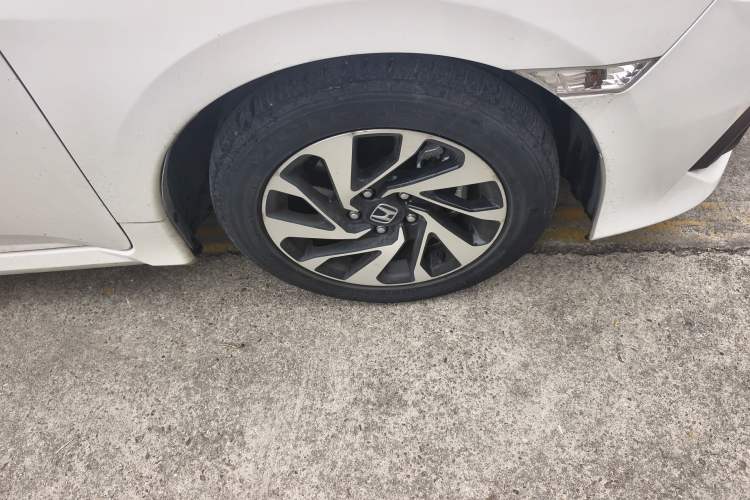 Used Honda Civic 2016 220TURBO CVT Luxury Edition Right Front Wheel Hub