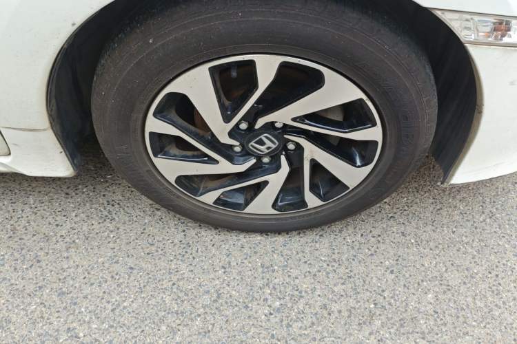 Used Honda Civic 2016 220TURBO CVT Luxury Edition Right Front Wheel Hub