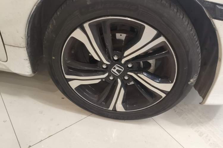 Used Honda Civic 2016 220TURBO CVT Prestige Edition Right Front Wheel Hub