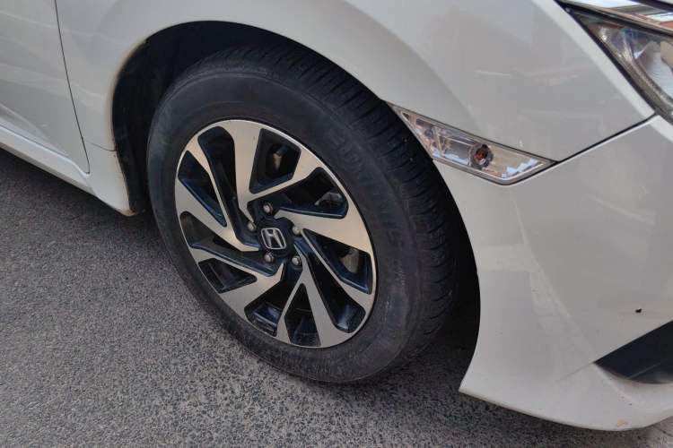 Used Honda Civic 2016 220TURBO CVT Luxury Edition Right Front Wheel Hub