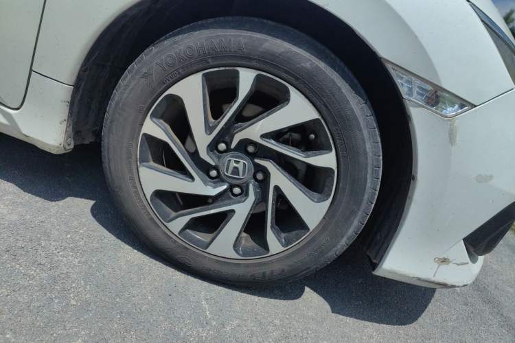 Used Honda Civic 2016 220TURBO CVT Luxury Edition Right Front Wheel Hub