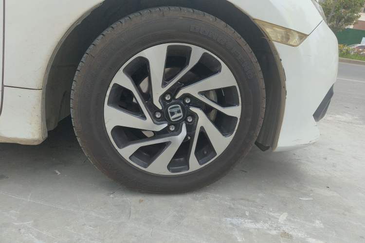 Used Honda Civic 2016 220TURBO CVT Luxury Edition Right Front Wheel Hub