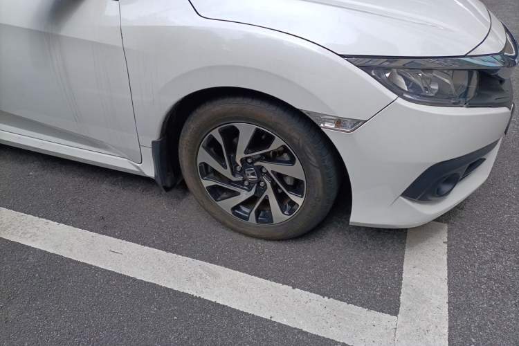 Used Honda Civic 2016 220TURBO CVT Luxury Edition Right Front Wheel Hub