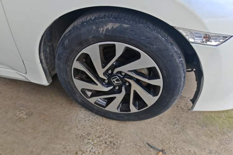 Used Honda Civic 2016 220TURBO CVT Luxury Edition Right Front Wheel Hub