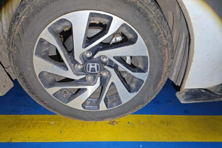 Used Honda Civic 2016 220TURBO CVT Luxury Edition Right Front Wheel Hub