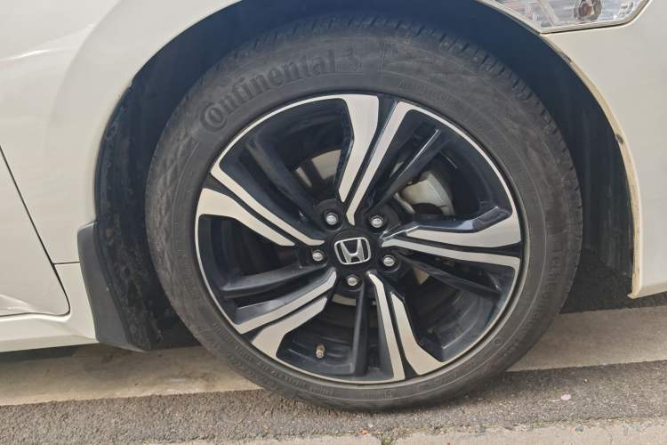 Used Honda Civic 2016 220TURBO CVT Prestige Edition Right Front Wheel Hub