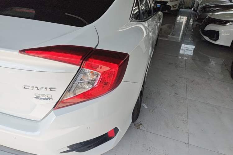 Used Honda Civic 2016 220TURBO CVT Luxury Edition Right Rear Taillight