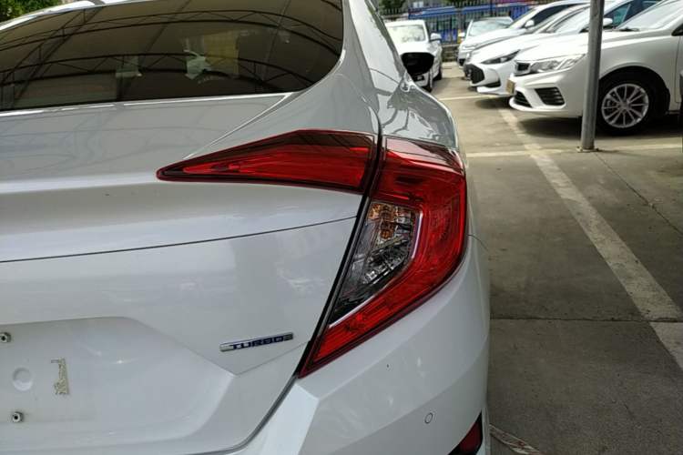 Used Honda Civic 2016 220TURBO CVT Luxury Edition Right Rear Taillight