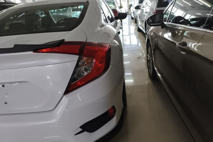 Used Honda Civic 2016 220TURBO CVT Luxury Edition Right Rear Taillight