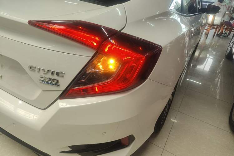 Used Honda Civic 2016 220TURBO CVT Luxury Edition Right Rear Taillight