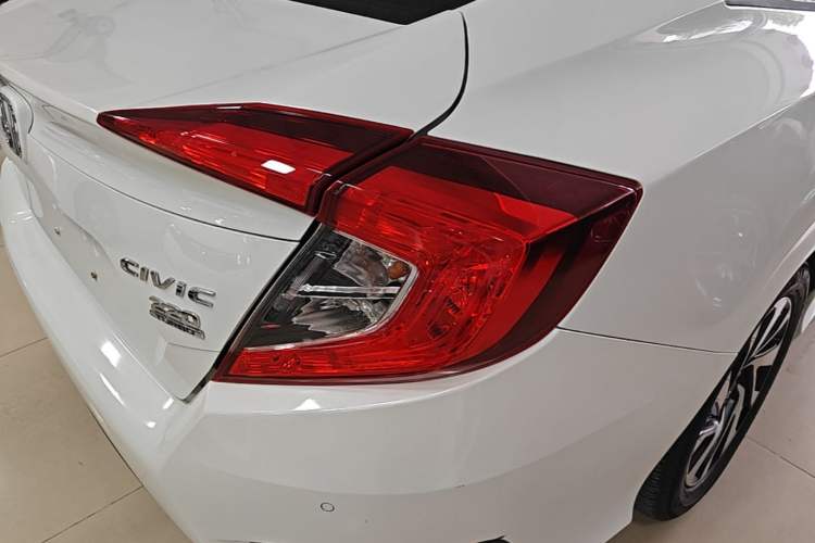 Used Honda Civic 2016 220TURBO CVT Luxury Edition Right Rear Taillight
