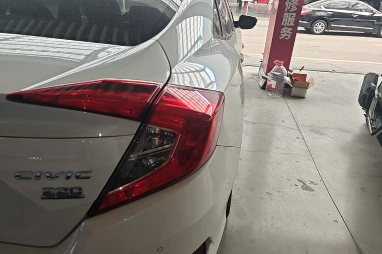 Used Honda Civic 2016 220TURBO Manual Luxury Edition Right Rear Taillight