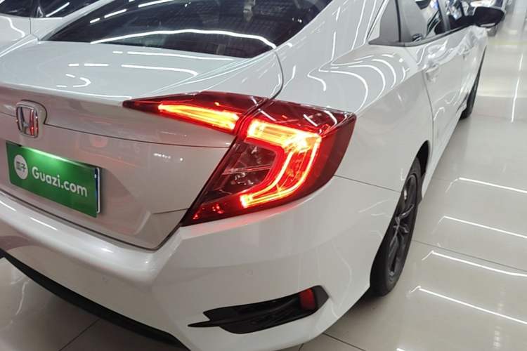 Used Honda Civic 2016 220TURBO CVT Luxury Edition Right Rear Taillight