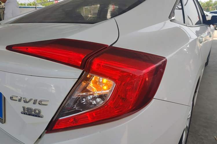 Used Honda Civic 2016 180TURBO CVT Comfort Version Right Rear Taillight