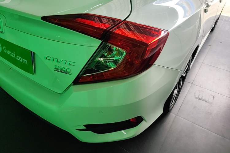 Used Honda Civic 2016 220TURBO CVT Luxury Edition Right Rear Taillight