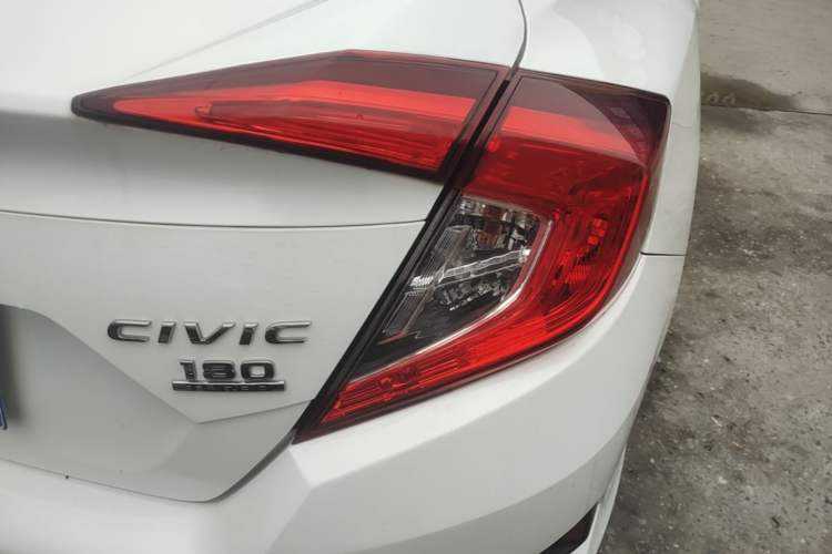 Used Honda Civic 2016 180TURBO Manual Comfort Version Right Rear Taillight
